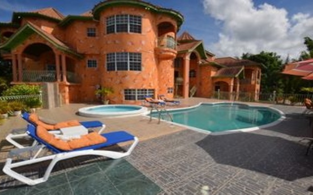 Dream Castle Villa, Montego Bay 8BR