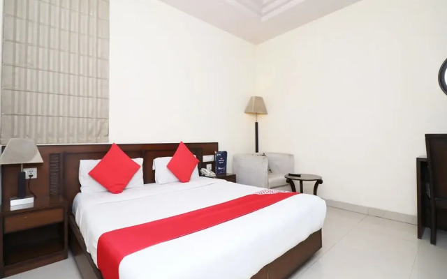 Capital O 307 Hotel The Class
