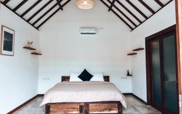 LMBK Surf Camp - Hostel