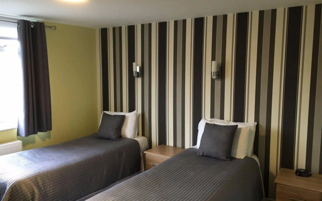 Melbourne House Hotel