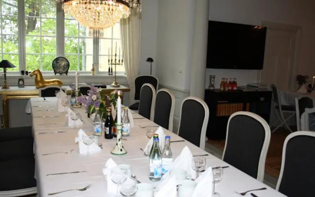 Östa Gård Bed & Breakfast