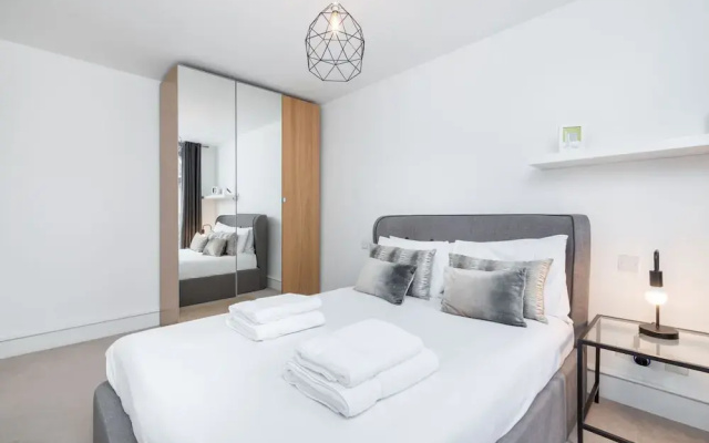 Regency Residences - Fitzrovia - by Frankie Says