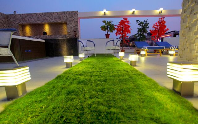 Hotel The Pearl - Newly Renovated in City Centre