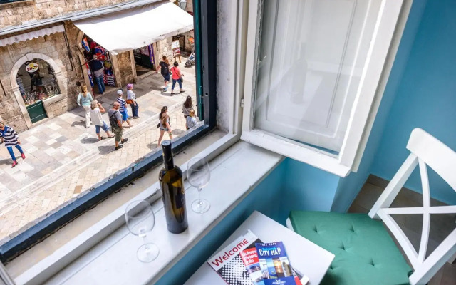 Stradun View En Suite Rooms & Studio
