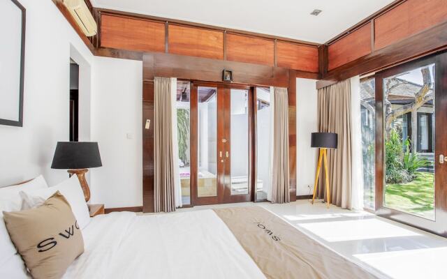 Finns Beach Villa Canggu