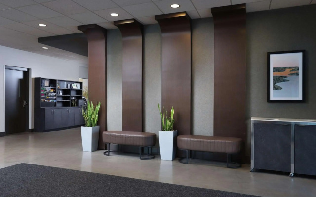 Tulyp, Tapestry Collection by Hilton