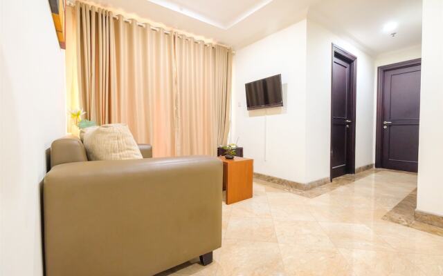 Spacious Riverside Pluit Apartment