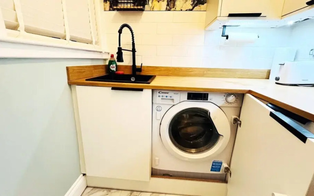 Luxury Entire Holiday Apartment - Self Checkin & Checkout