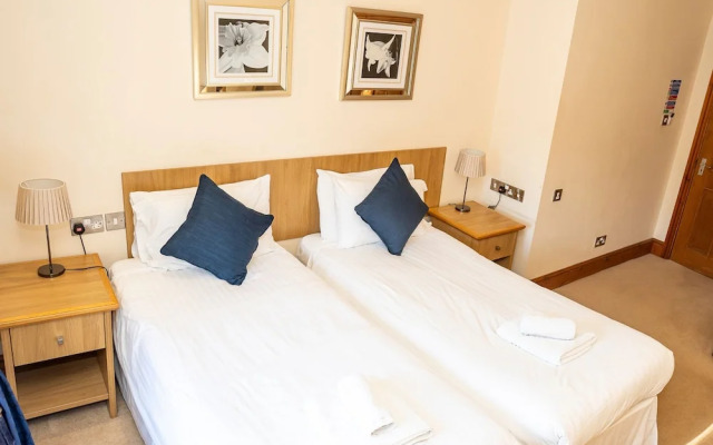 The George Hotel