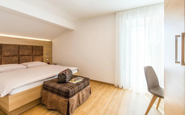 Apartment in Dorf Tirol Near Spronser Lakes