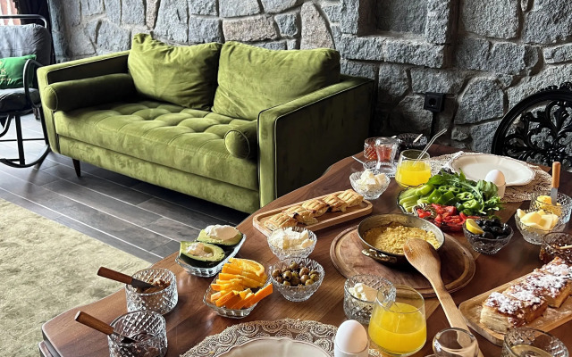 Ayder Vanak Stone Suites