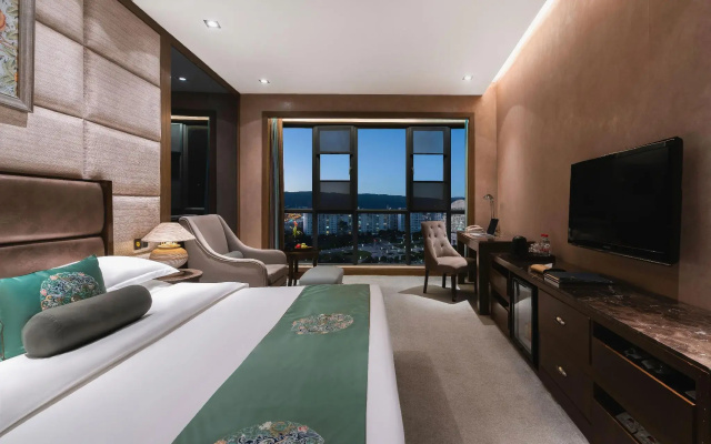 Kun Ming Shengshi Qianhe Hotel