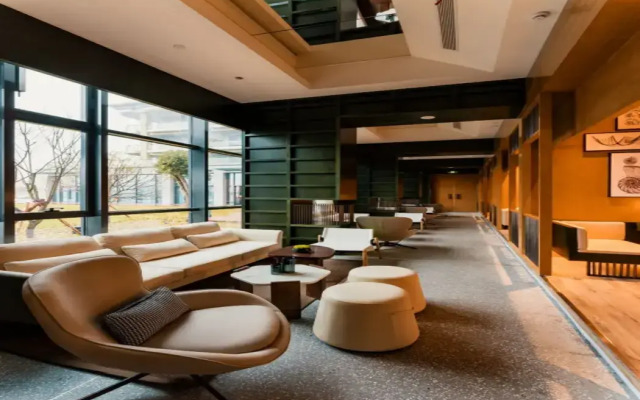 ShengSi Maison New Century Hotel