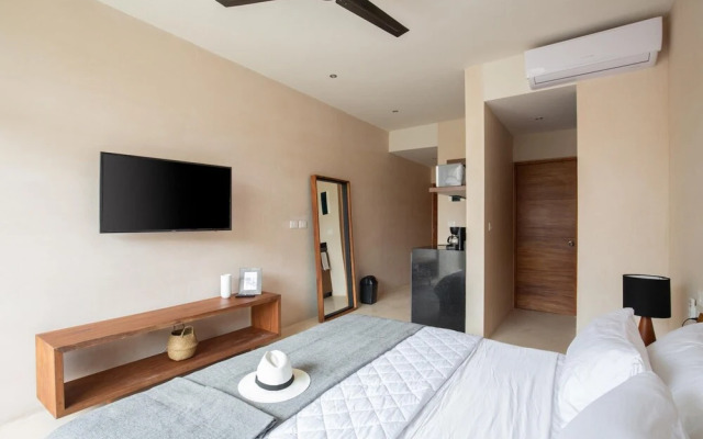 Modern Studio Breathtaking Pool GYM Fast Wifi Concierge, Tulum