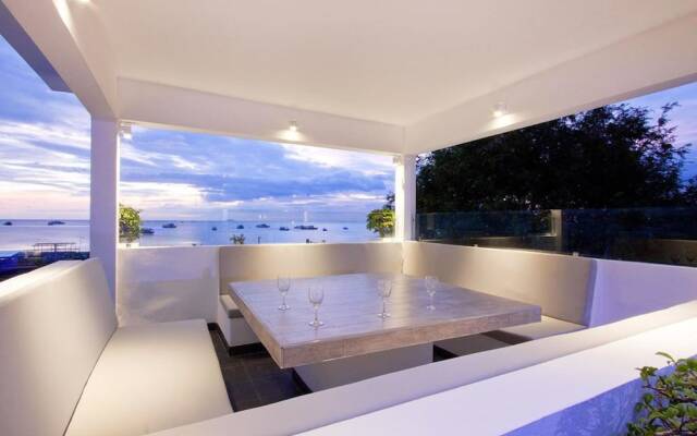 Villa 7th Heaven Beach Front