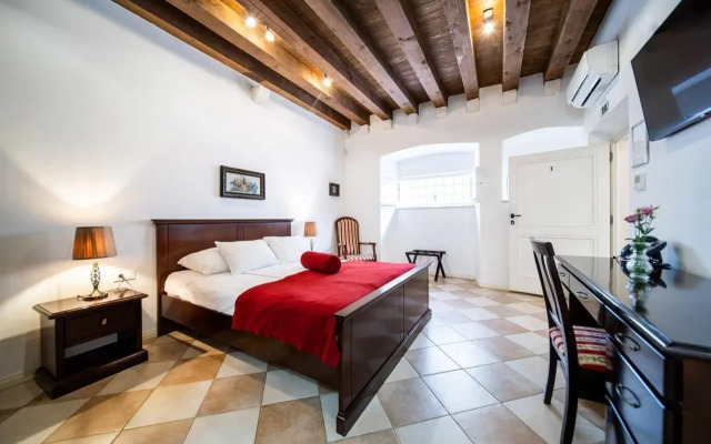 SUNce Palace Apartments with free offsite parking
