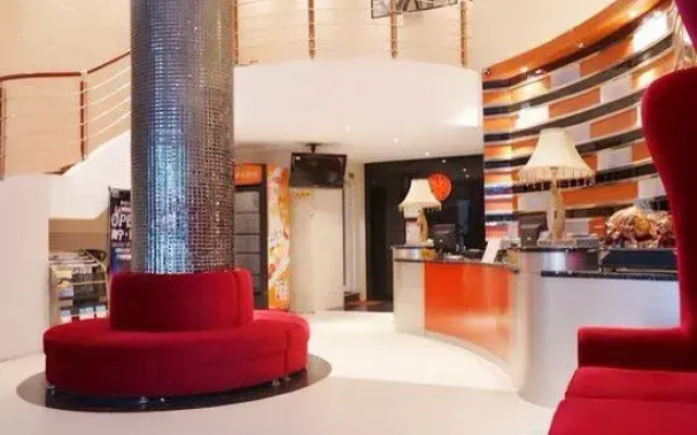 Huacheng Fashion Hotel