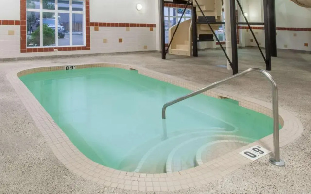 Ramada Camrose