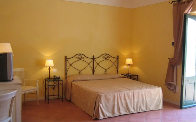 Hotel Etna