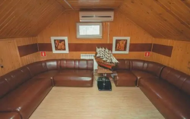 42 Km Hotel