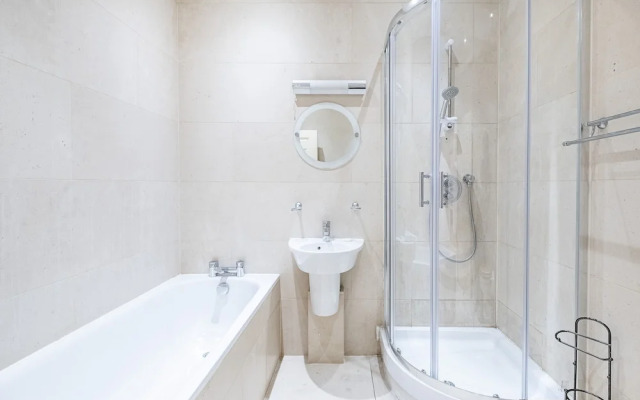 Shelton Apartment, London