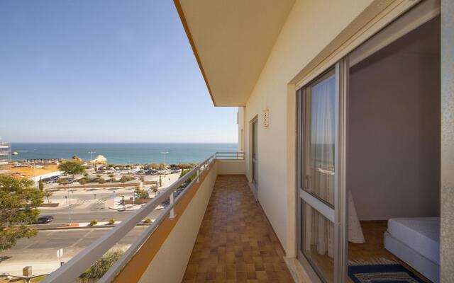 B43 - Spotless Seaview Apartment