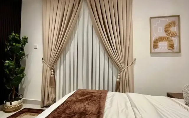 Bantree Luxury Apartments by Cozy