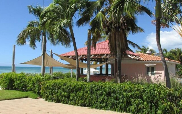 Bahia Salinas Beach Resort & Spa