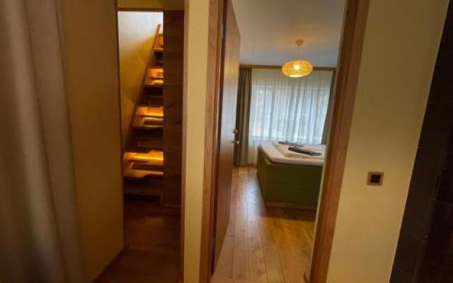 "Autumn" Apartment