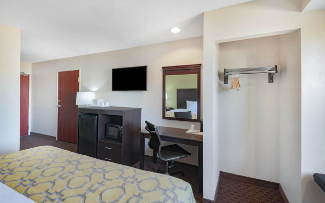 Baymont Inn by Wyndham Farmington