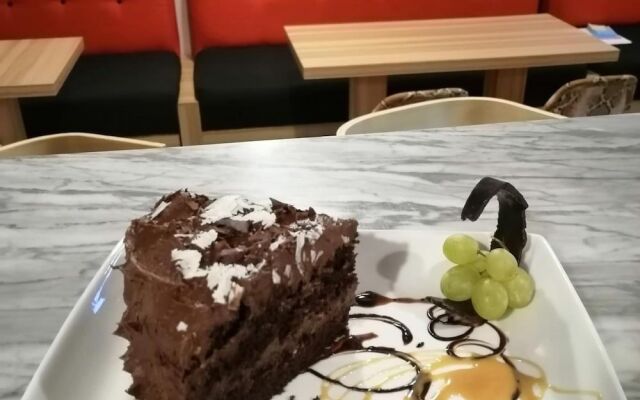 Brentford Apartments