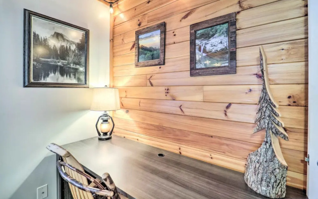 Mountain Retreat < 4 Mi to Downtown Boone!