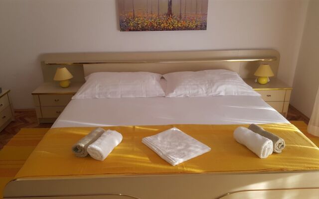 Apartments Ivo