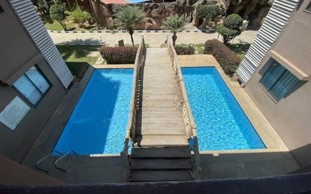 Confident Amoon - The Glamour Spa and Resort