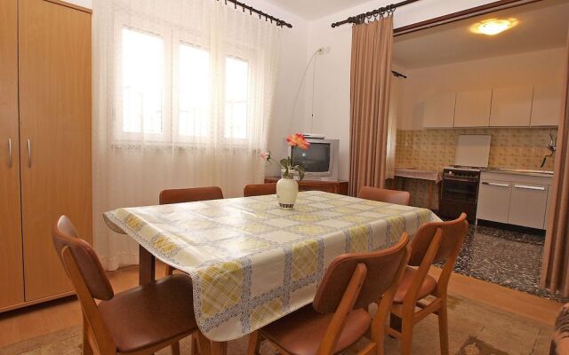Apartment 359