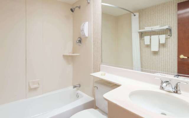 Super 8 by Wyndham West Greenwich/Providence