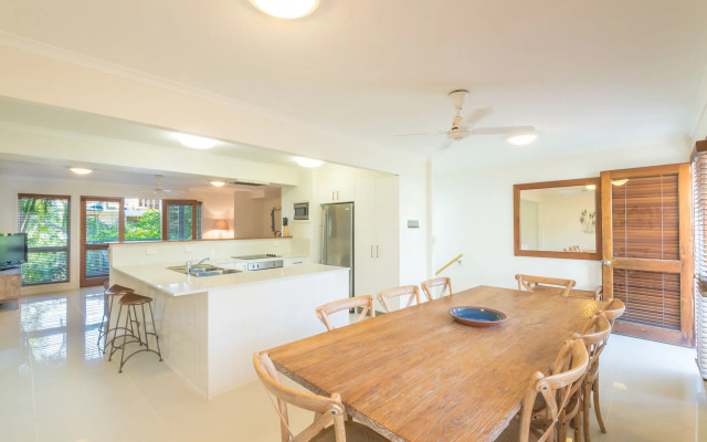 Noosa Outrigger Beach Resort