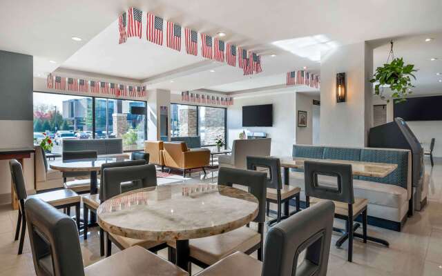 MainStay Suites Springfield IL