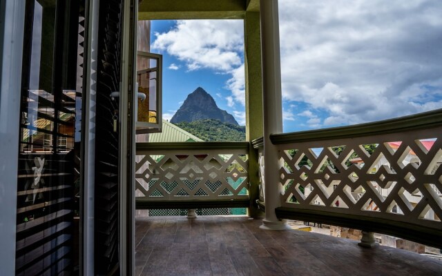 Topaz Apartment Villa - Piton View