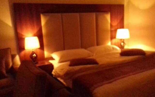 Raha Suites