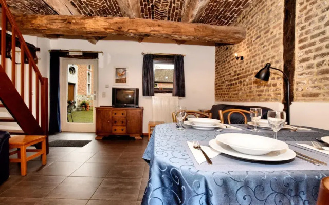 Pleasing Holiday Home in Richelle With Garden, Terrace, BBQ