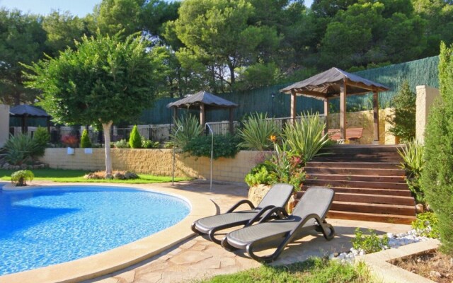 Bungalow - 3 Bedrooms with Pool and WiFi - 104996