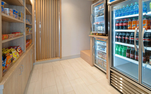 Holiday Inn Express & Suites Murrieta by IHG