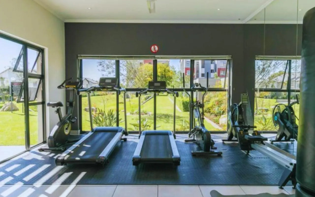 The Henlee Apartment on Ventura