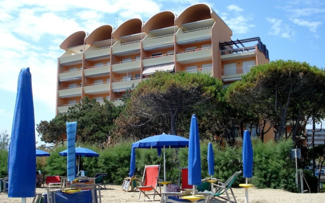 Splendid Apartment Near the sea