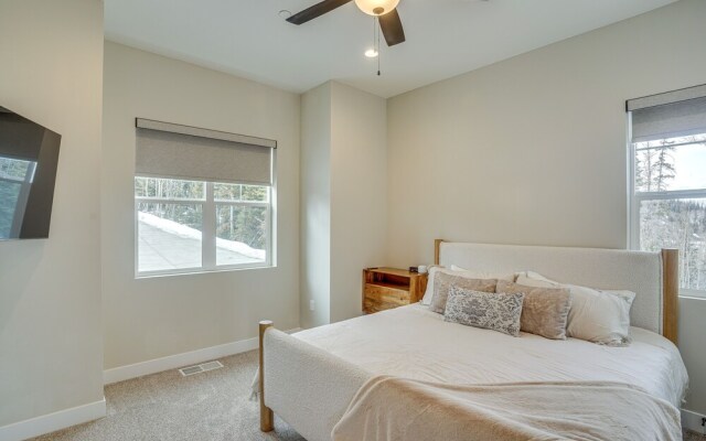 Spacious Utah Escape w/ Balcony & Mountain Views!