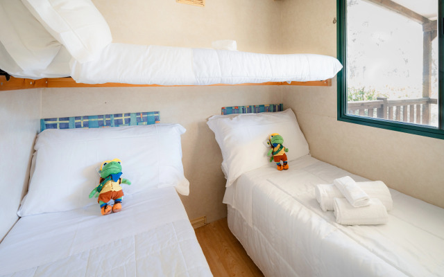 Club Del Sole Stork Family Collection