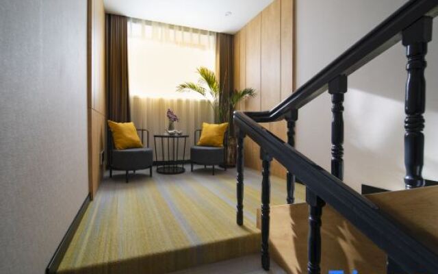 Tonghe Jian'ai Light Luxury Hotel