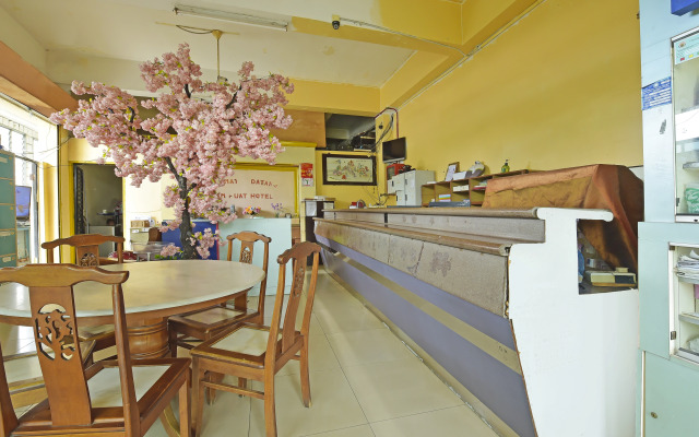 Super OYO 90494 Sam Huat Hotel