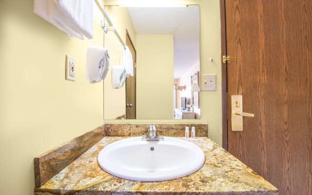 Super 8 by Wyndham Grants